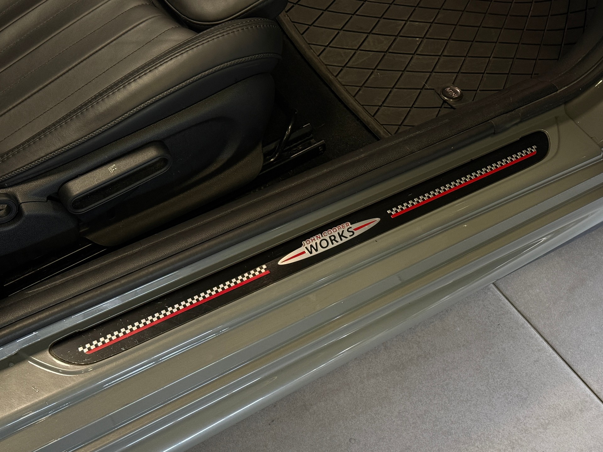 MINI Cooper S Cabriolet DKG *John Cooper Works Paket*-image-9