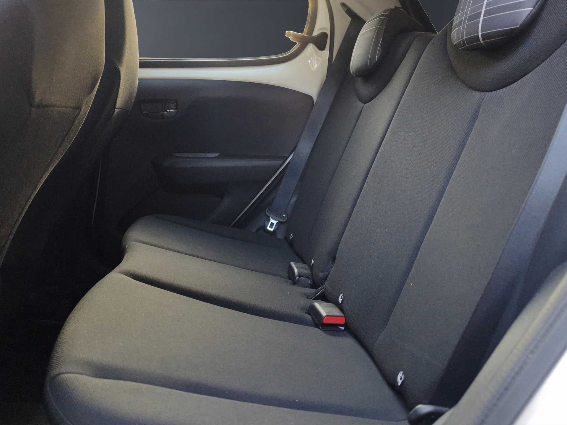 PEUGEOT 108 1.2 VTi Allure-image-14
