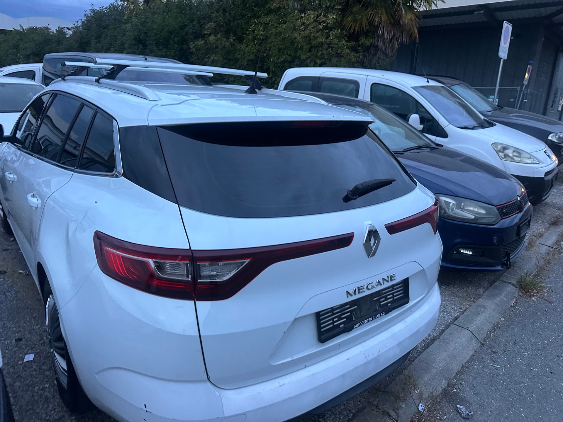 RENAULT Mégane Grandtour 1.5 dCi Business EDC-image-11