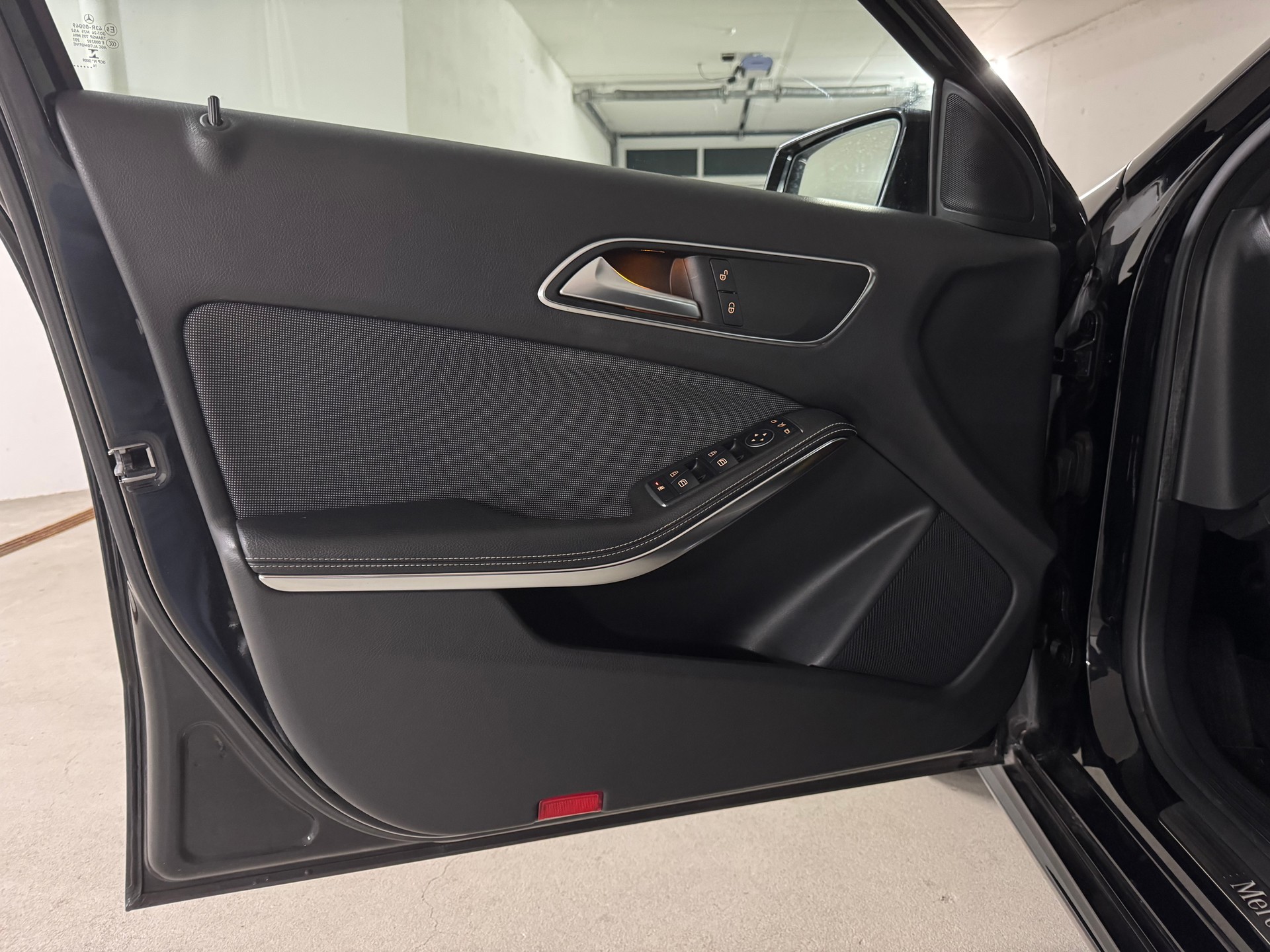 MERCEDES-BENZ A 200 Style 7G-DCT-image-9