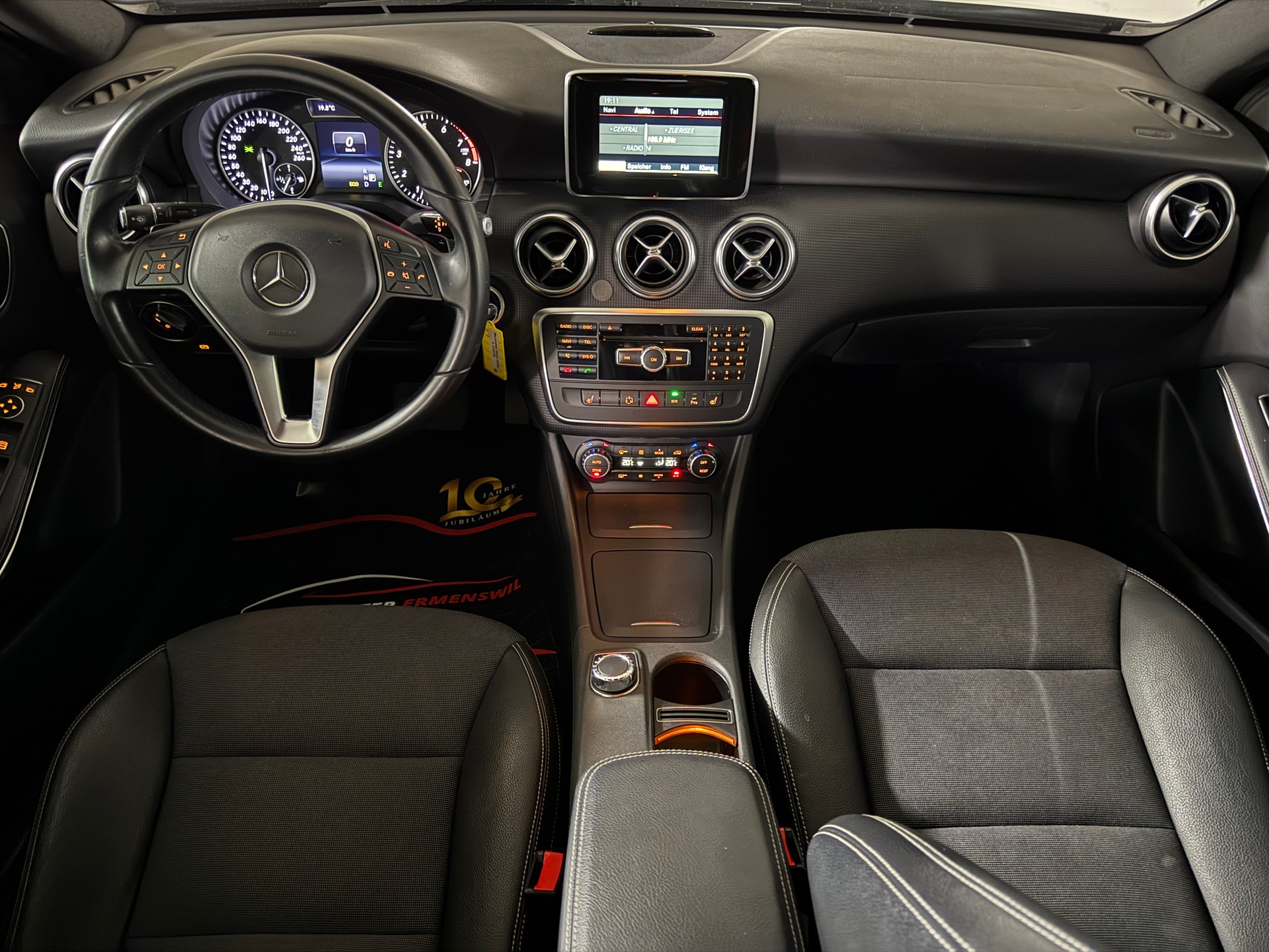MERCEDES-BENZ A 200 Style 7G-DCT-image-11