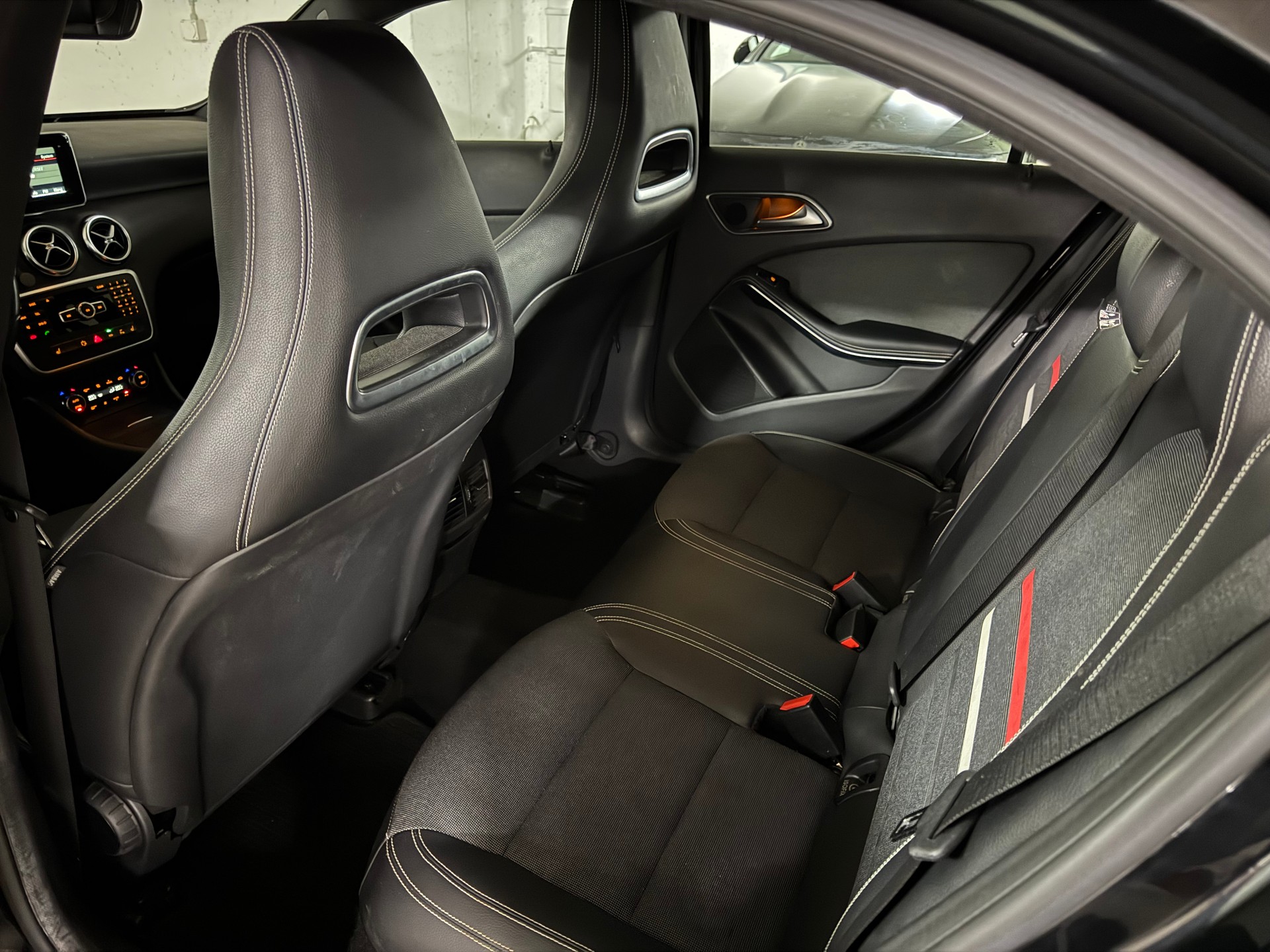 MERCEDES-BENZ A 200 Style 7G-DCT-image-12