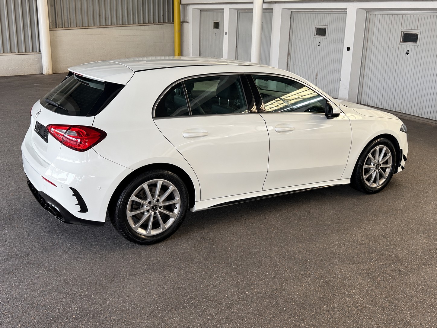MERCEDES-BENZ A 220 Progressive 7G-DCT-image-2