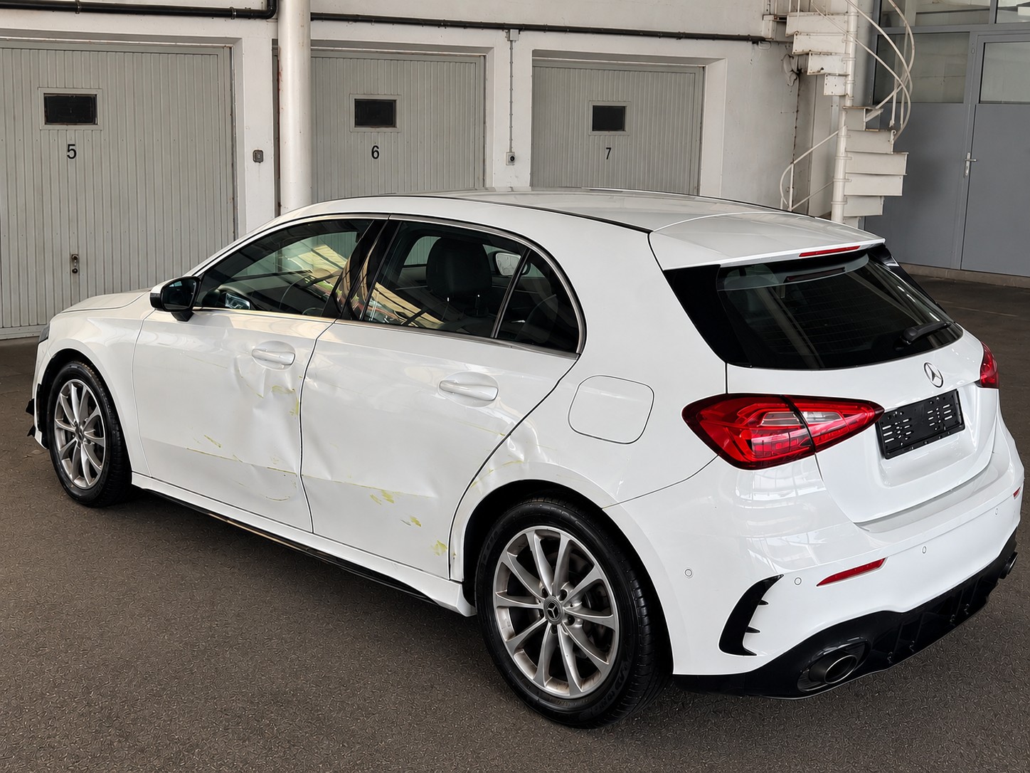 MERCEDES-BENZ A 220 Progressive 7G-DCT-image-4