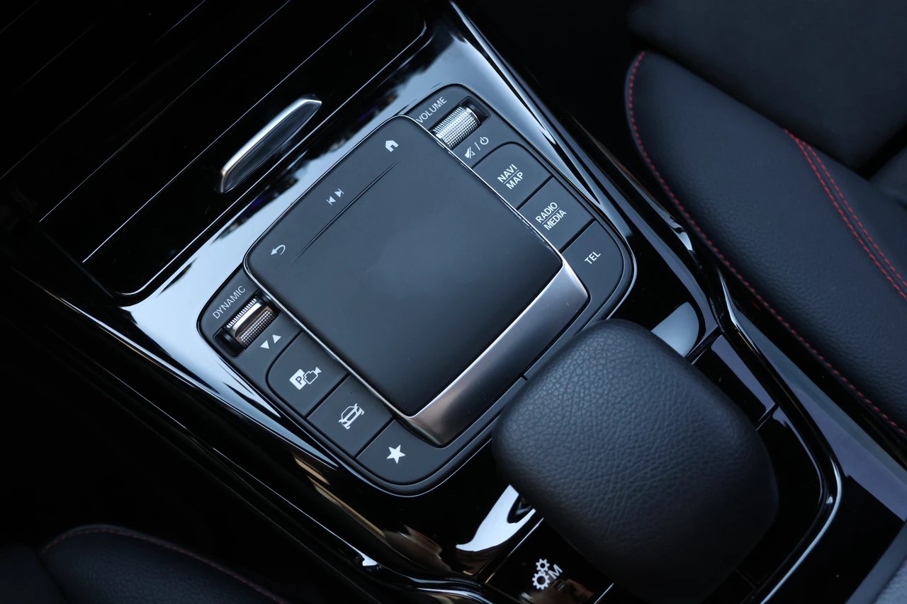 MERCEDES-BENZ CLA Shooting Brake 35 AMG 4Matic 7G-DCT-image-22