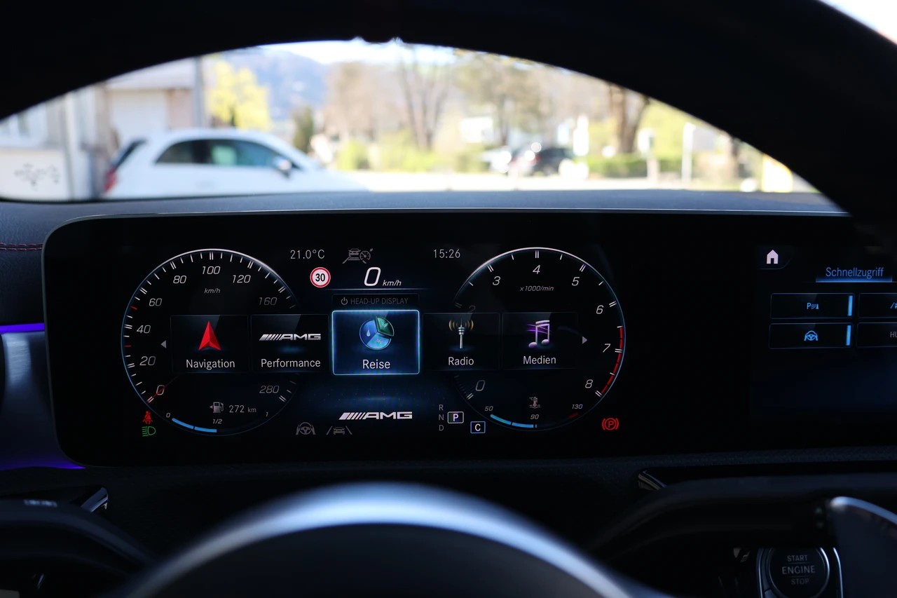 MERCEDES-BENZ CLA Shooting Brake 35 AMG 4Matic 7G-DCT-image-12