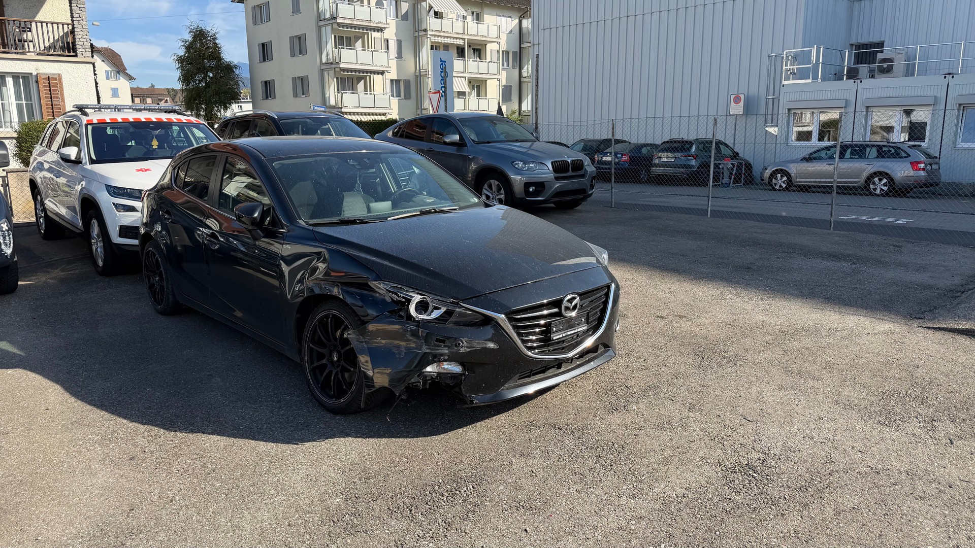 MAZDA 3 2.2 16V CD Revolution-image-1