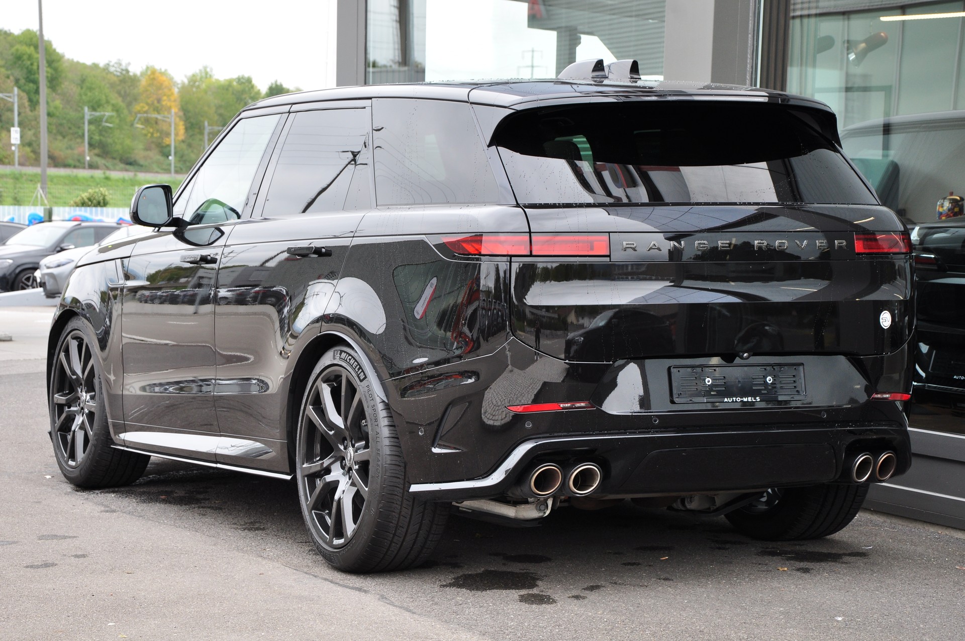LAND ROVER Range Rover Sport P635 4.4 V8 SV Edition One-image-7