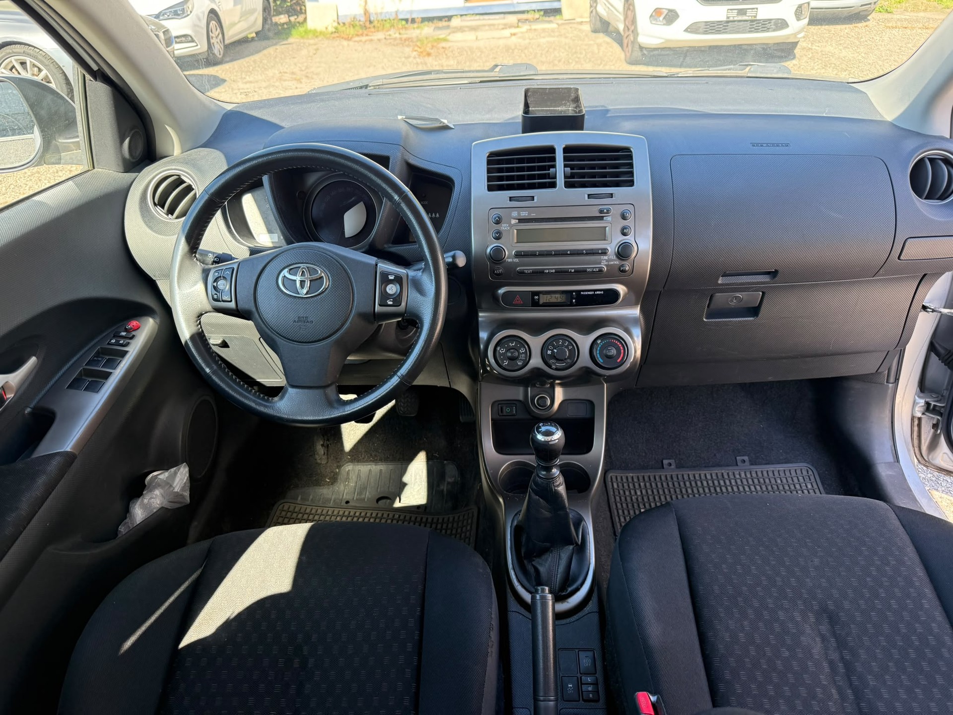 TOYOTA UrbanCruiser 1.33 Dual VVT-i Linea Terra-image-9