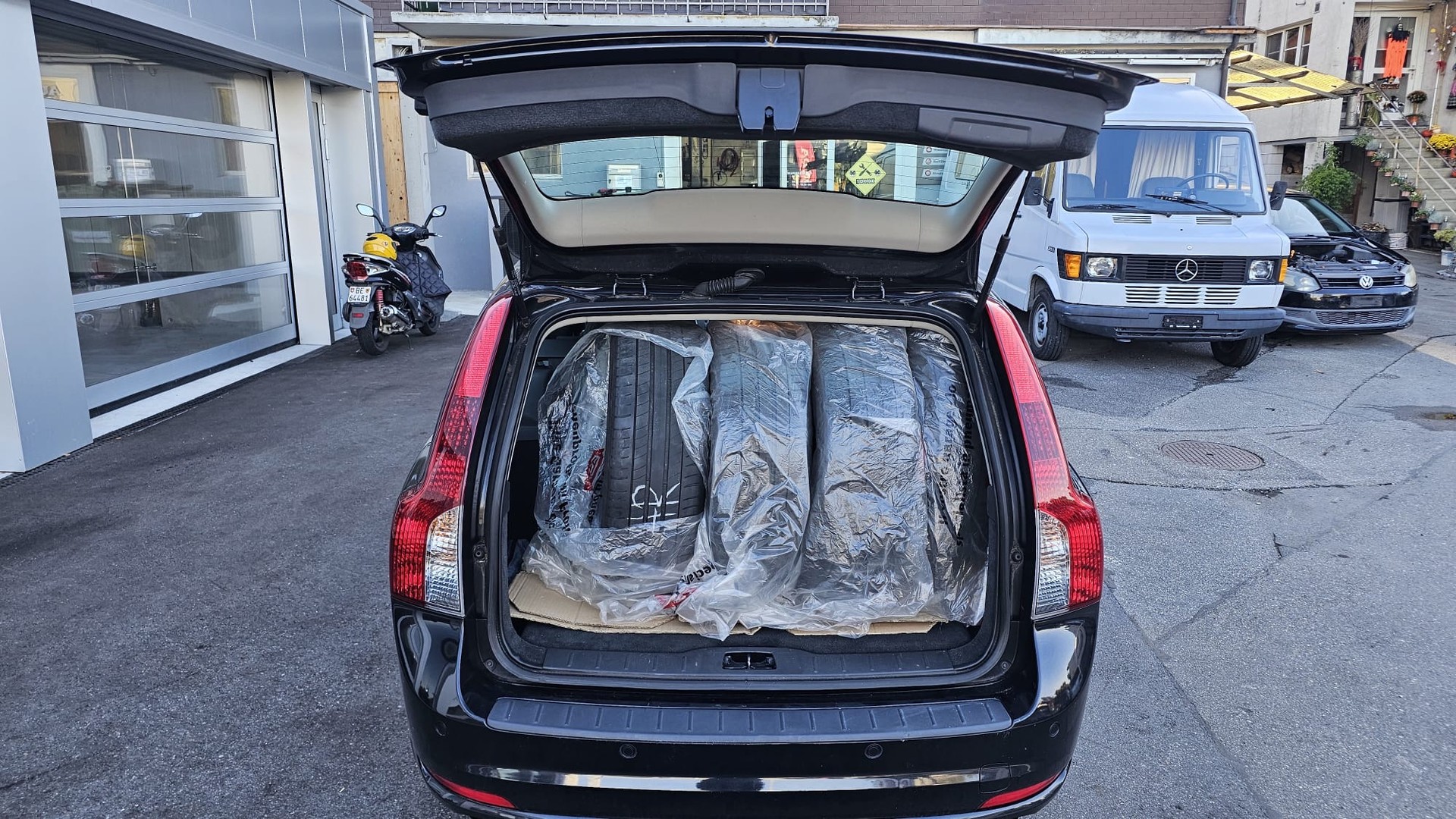 VOLVO V50 D3 R-Design-image-8