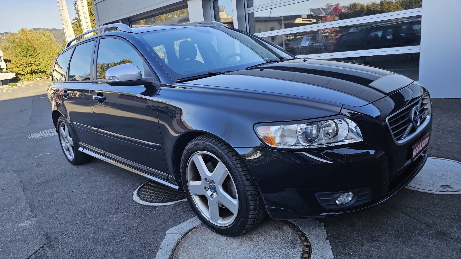 VOLVO V50 D3 R-Design-image-2