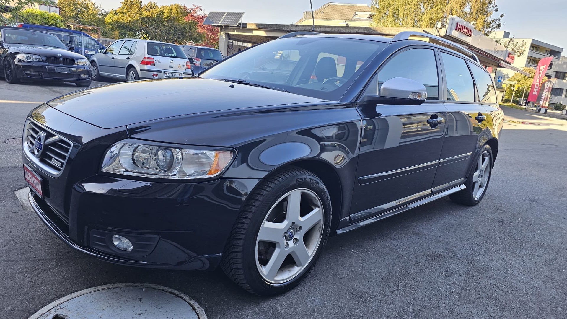 VOLVO V50 D3 R-Design-image-1