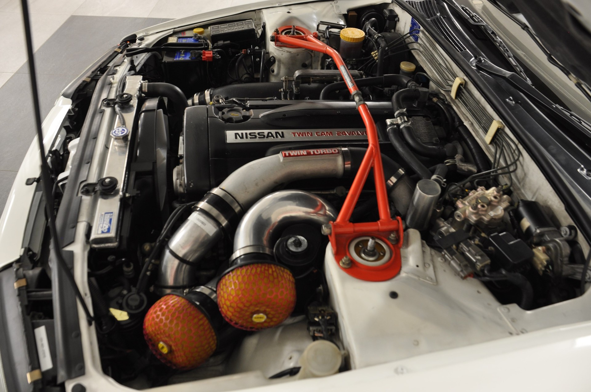 NISSAN Skyline R32 GT-R-image-15