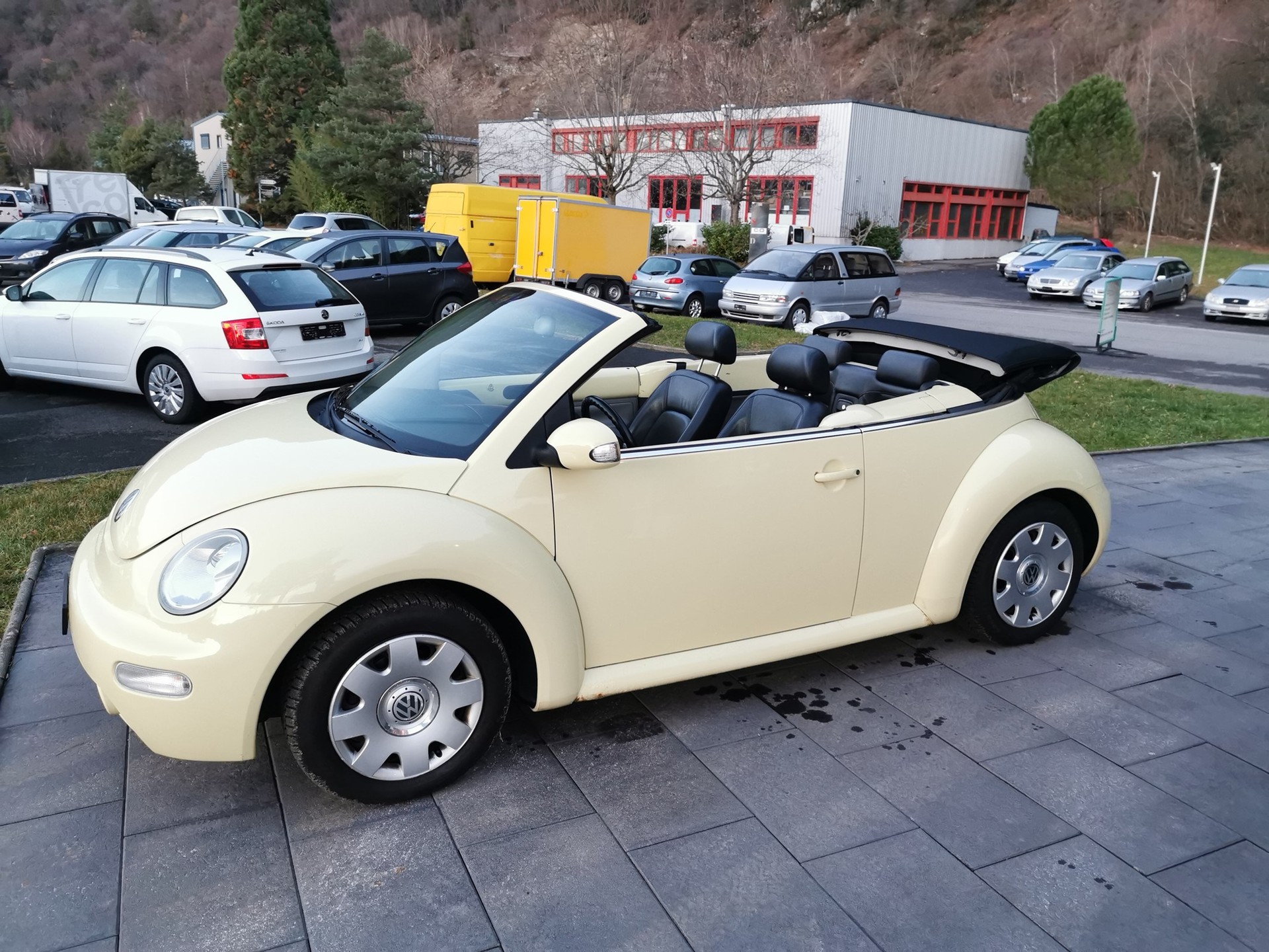 VW Beetle Cabrio 1.6-image-1