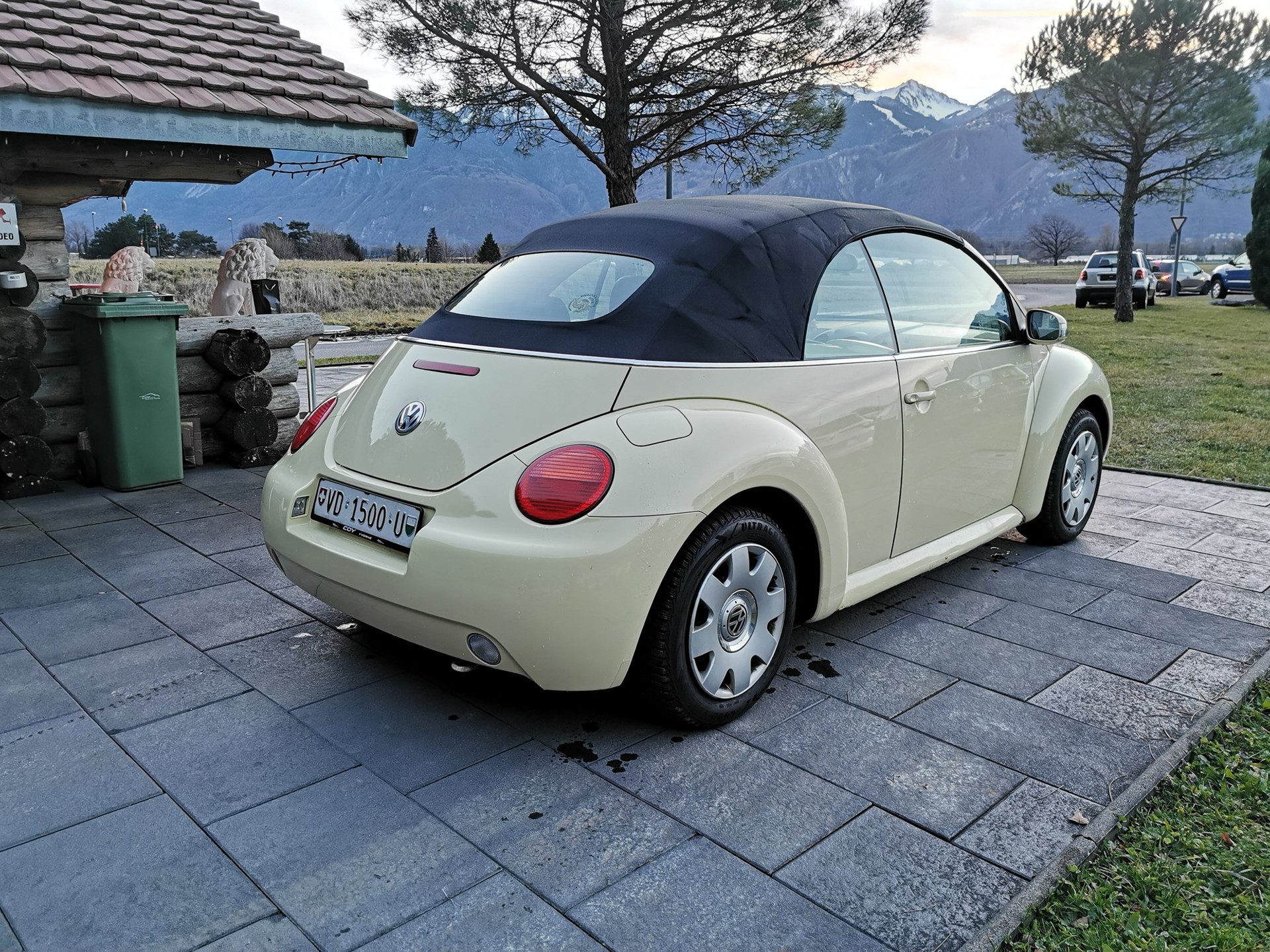 VW Beetle Cabrio 1.6-image-13