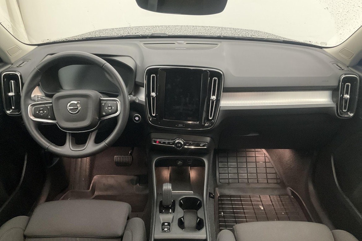 VOLVO Volvo XC40 Recharge Plug-in Hybrid T4 Inscription-image-2