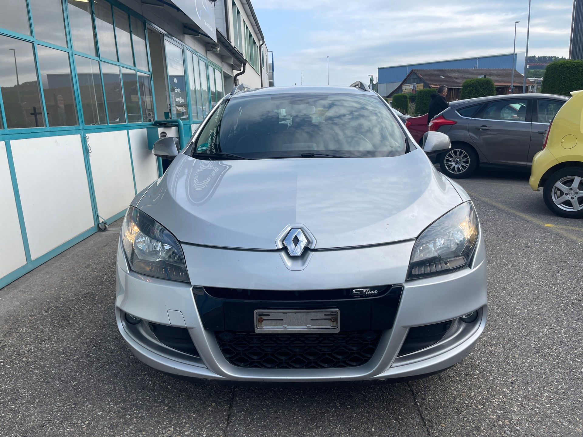 RENAULT Mégane Grandtour 1.4 16V Turbo Dynamique-image-0