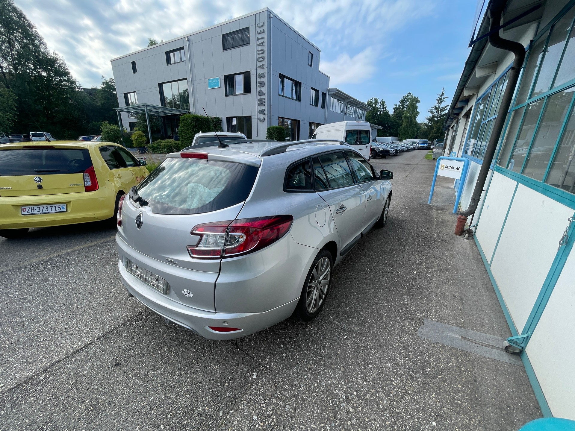 RENAULT Mégane Grandtour 1.4 16V Turbo Dynamique-image-5