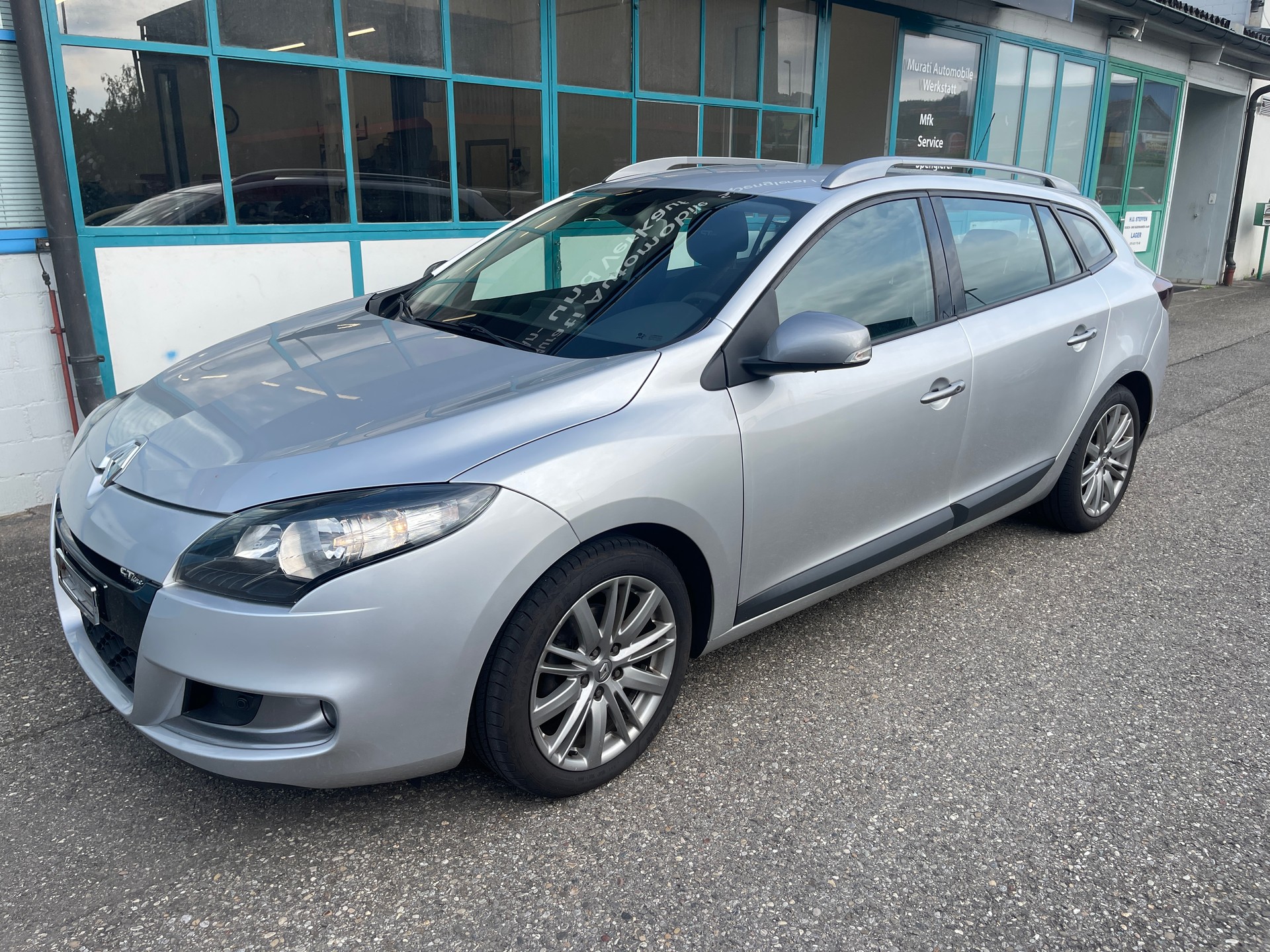 RENAULT Mégane Grandtour 1.4 16V Turbo Dynamique-image-1