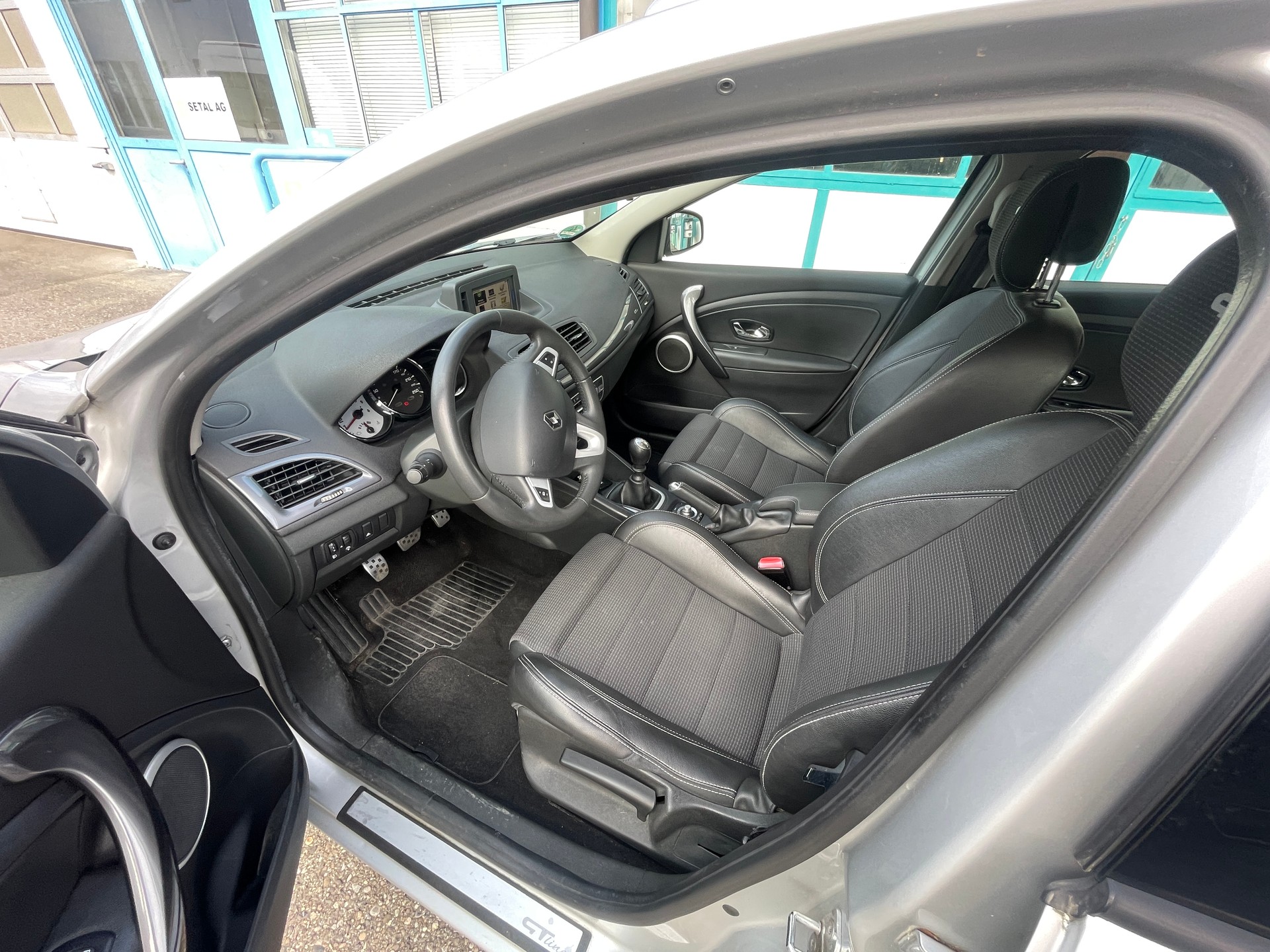RENAULT Mégane Grandtour 1.4 16V Turbo Dynamique-image-7