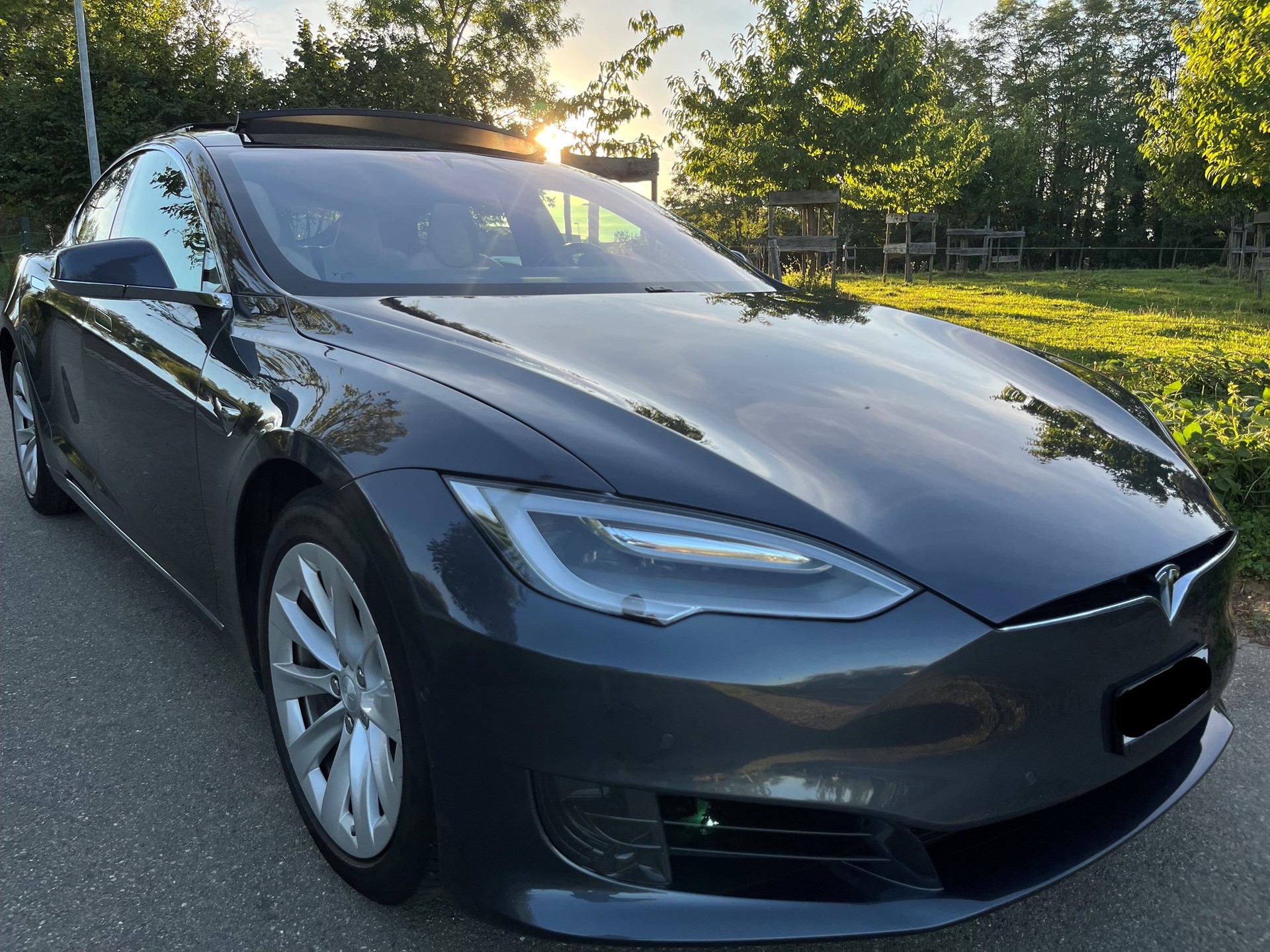 TESLA Model S 75 D-image-3