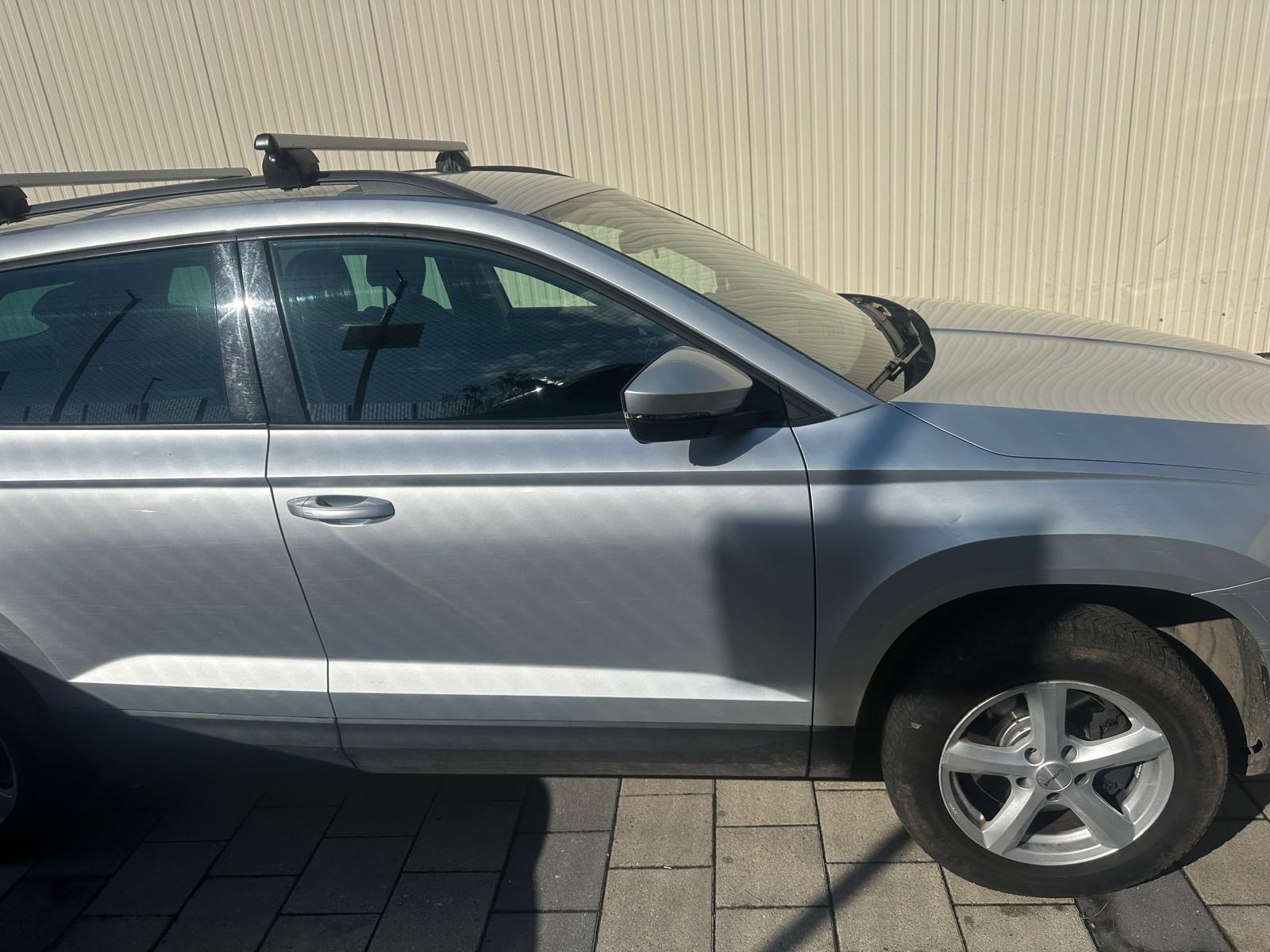 TOYOTA RAV-4 2.2D-CAT Sol Premium AT-image-4