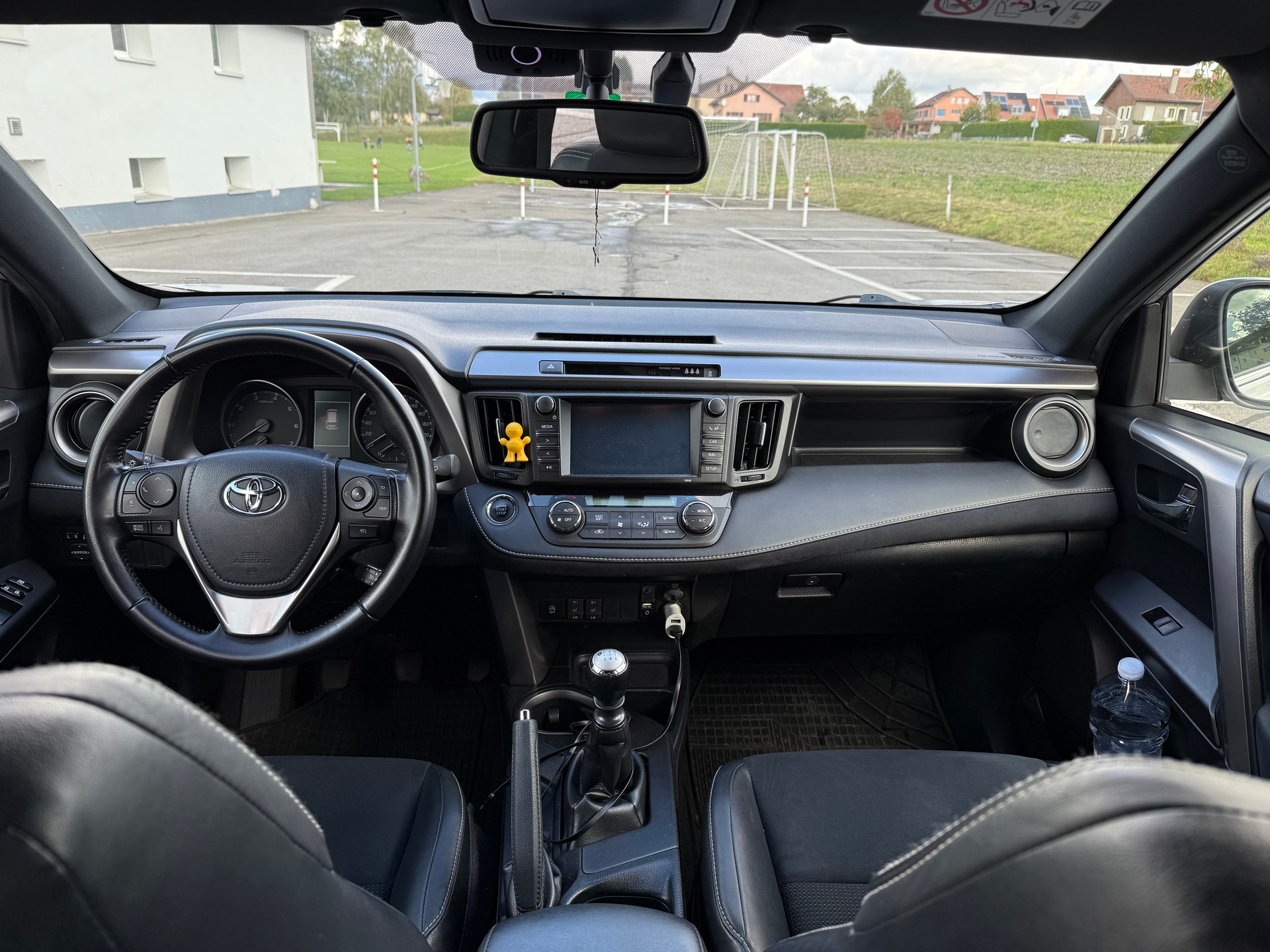 TOYOTA RAV-4 2.2D-CAT Sol Premium AT-image-5