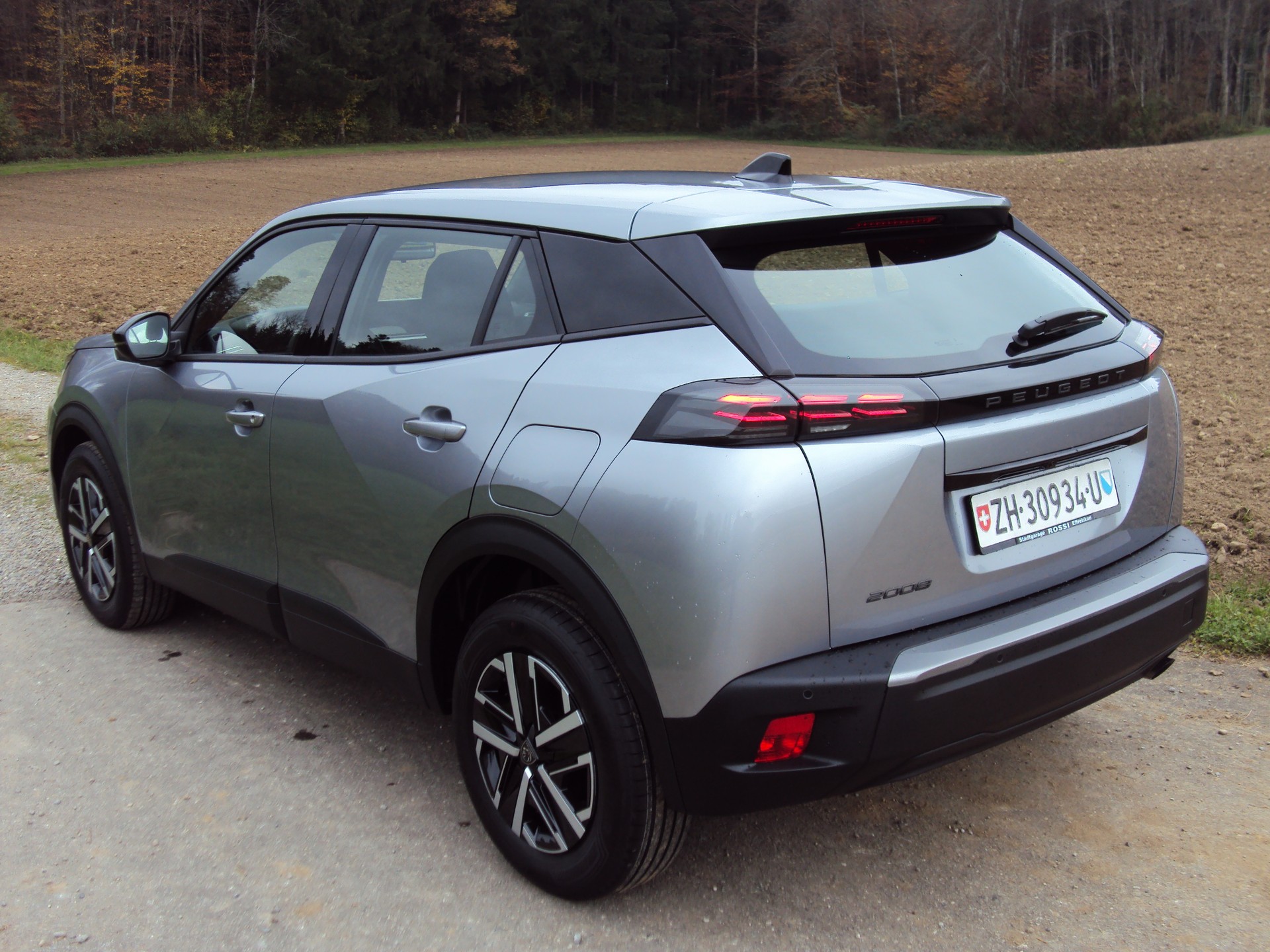 PEUGEOT 2008 1.2 PureTech Active-image-3