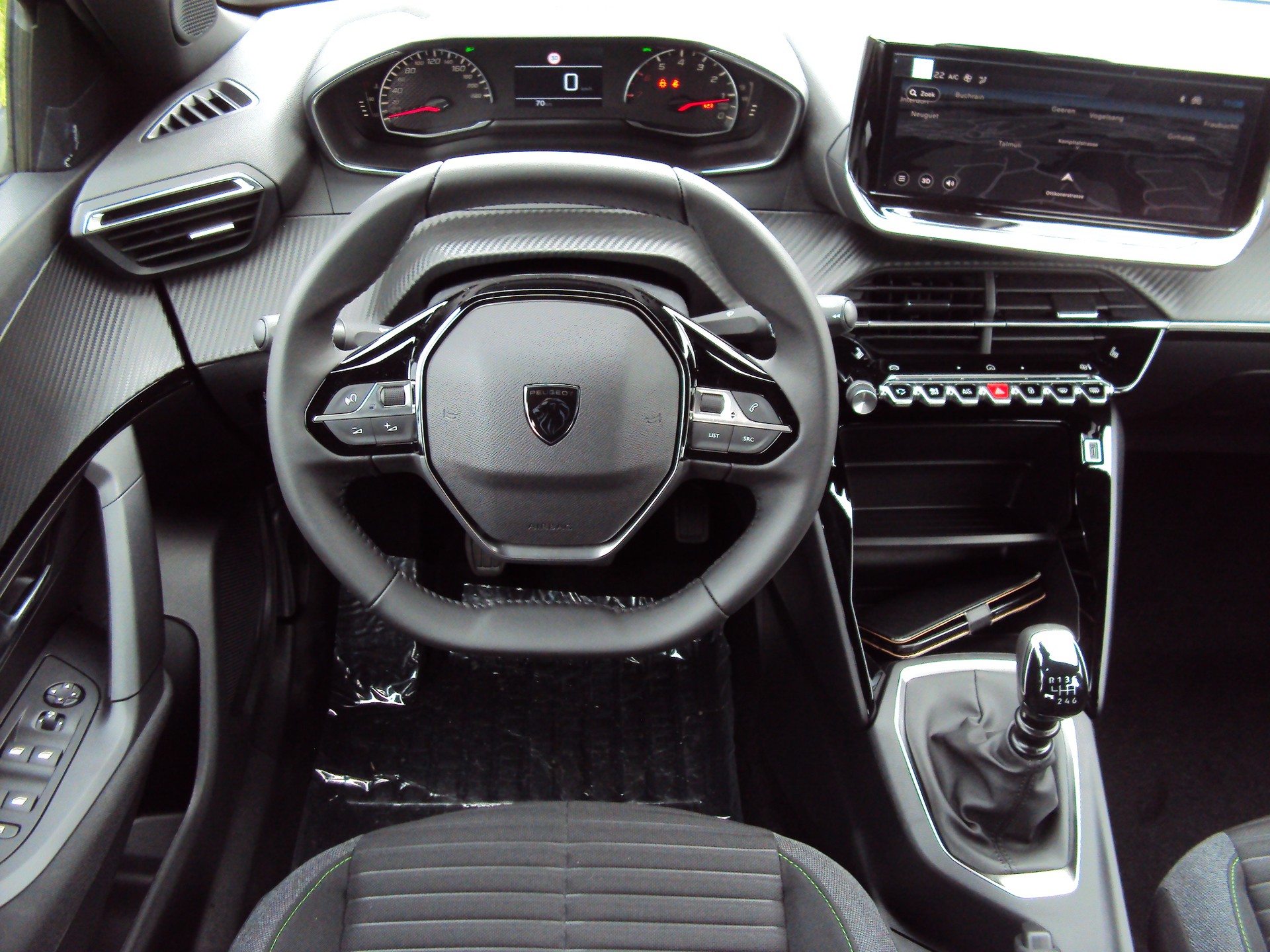 PEUGEOT 2008 1.2 PureTech Active-image-8