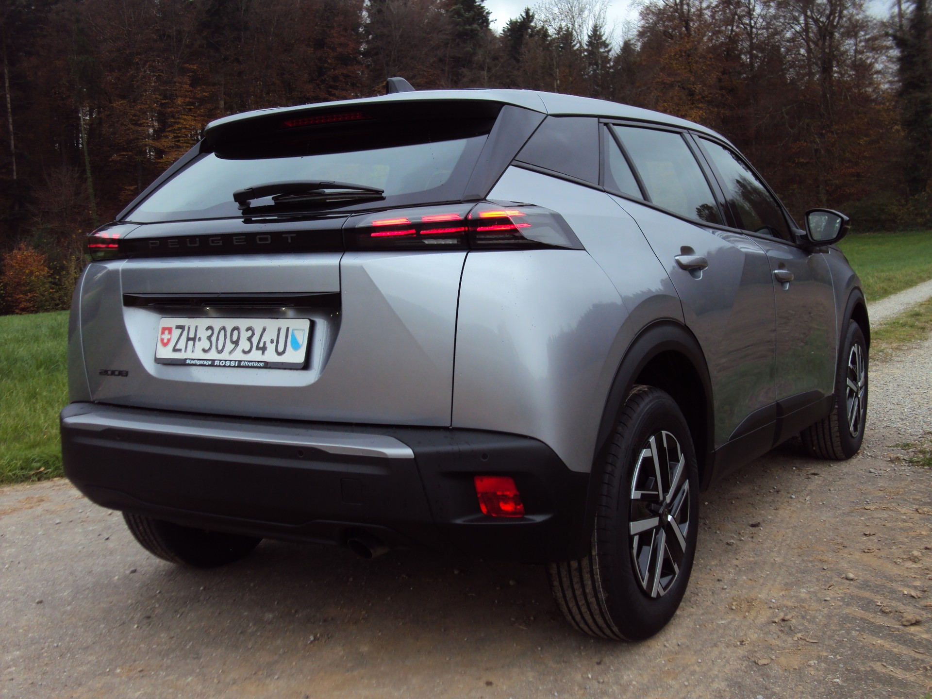PEUGEOT 2008 1.2 PureTech Active-image-4