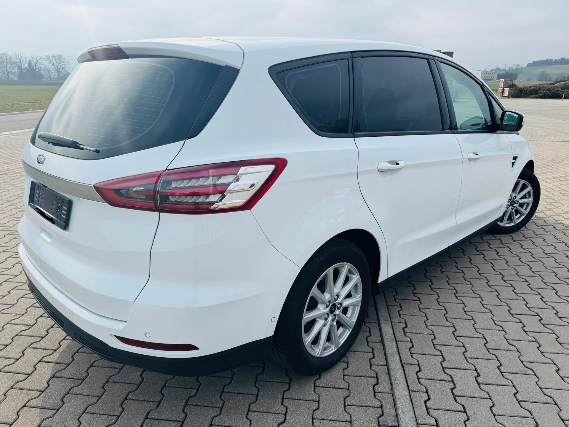 FORD S-Max 2.0 TDCi Trend Automatic-image-3