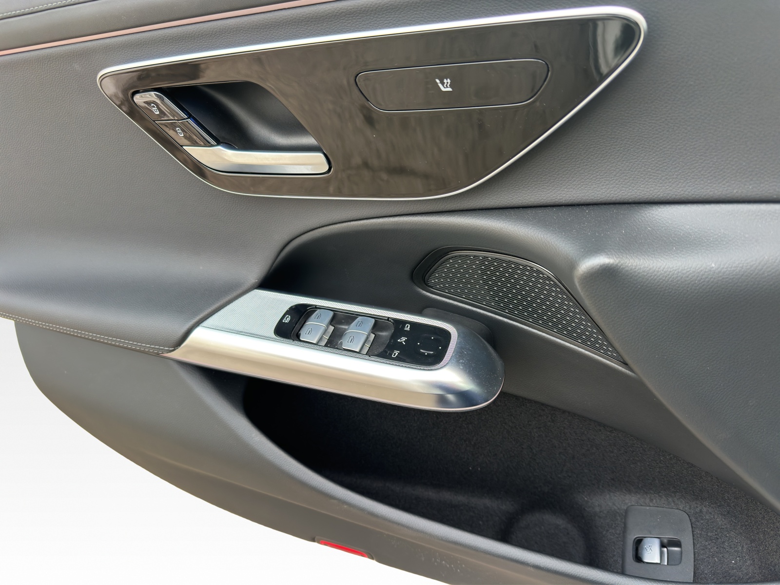 MERCEDES-BENZ E 200 AMG Line Panamericana Night Paket 9G-Tronic-image-12