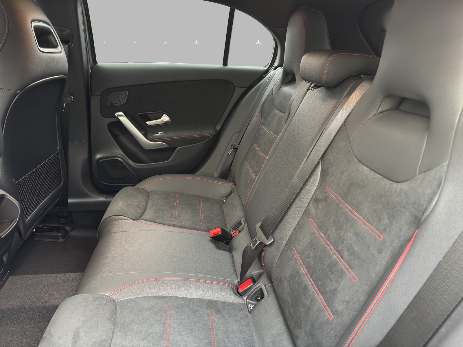 MERCEDES-BENZ A 250 e EQ Star 8G-DCT-image-9