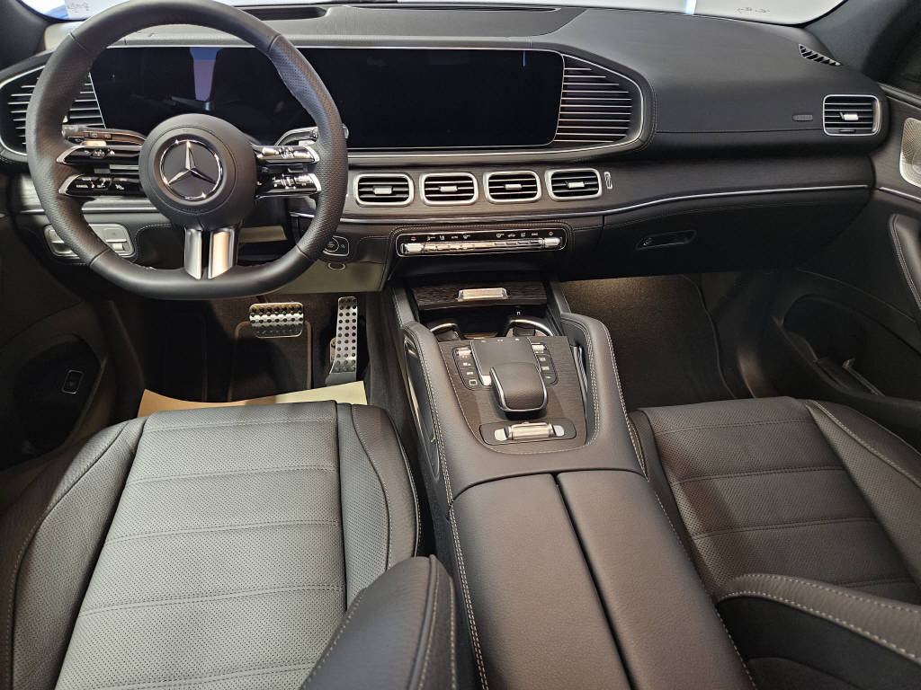 MERCEDES-BENZ GLE 300 d 4Matic AMG Line-image-5