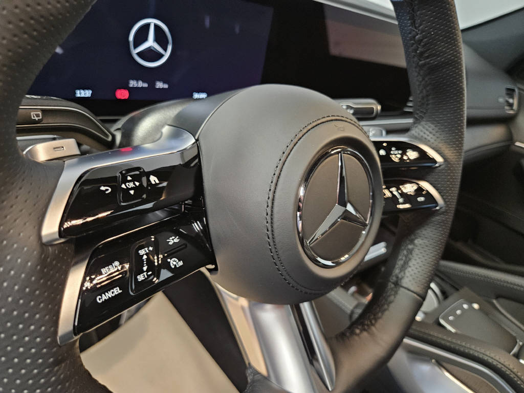 MERCEDES-BENZ GLE 300 d 4Matic AMG Line-image-6