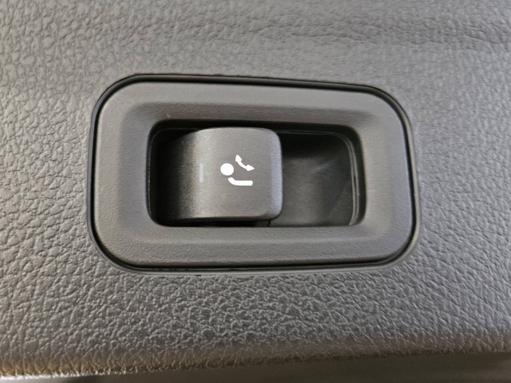 MERCEDES-BENZ GLE 300 d 4Matic AMG Line-image-13
