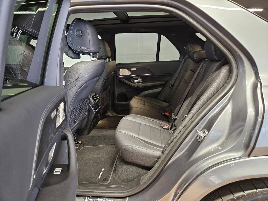 MERCEDES-BENZ GLE 300 d 4Matic AMG Line-image-12