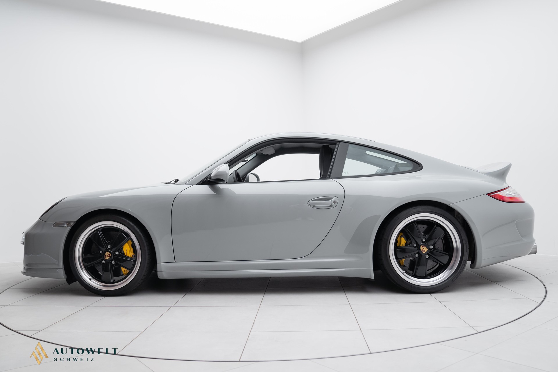 PORSCHE 911 Sport Classic-image-1