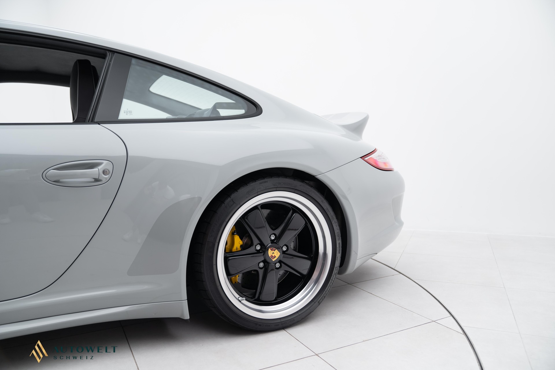 PORSCHE 911 Sport Classic-image-17
