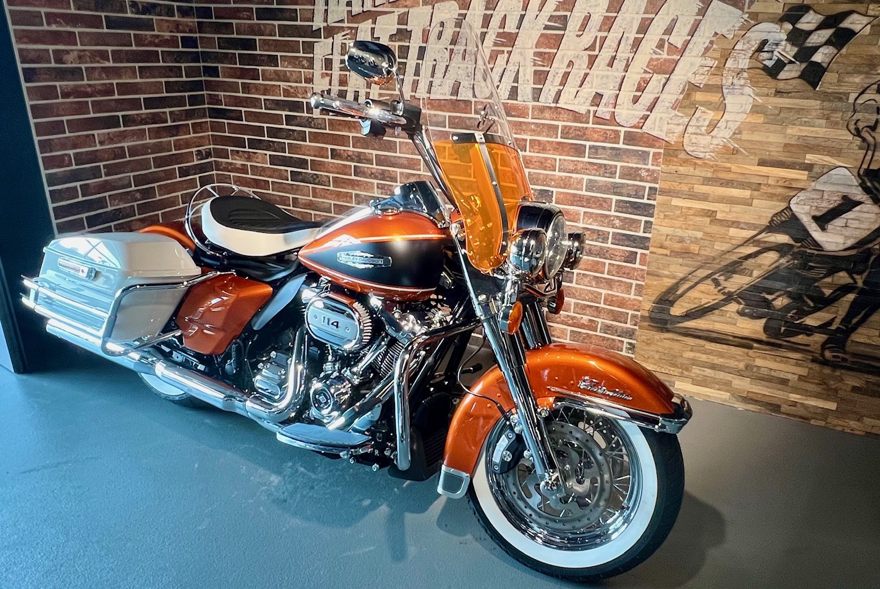 HARLEY-DAVIDSON FLHFB Electra Glide Highway King 114-image-4