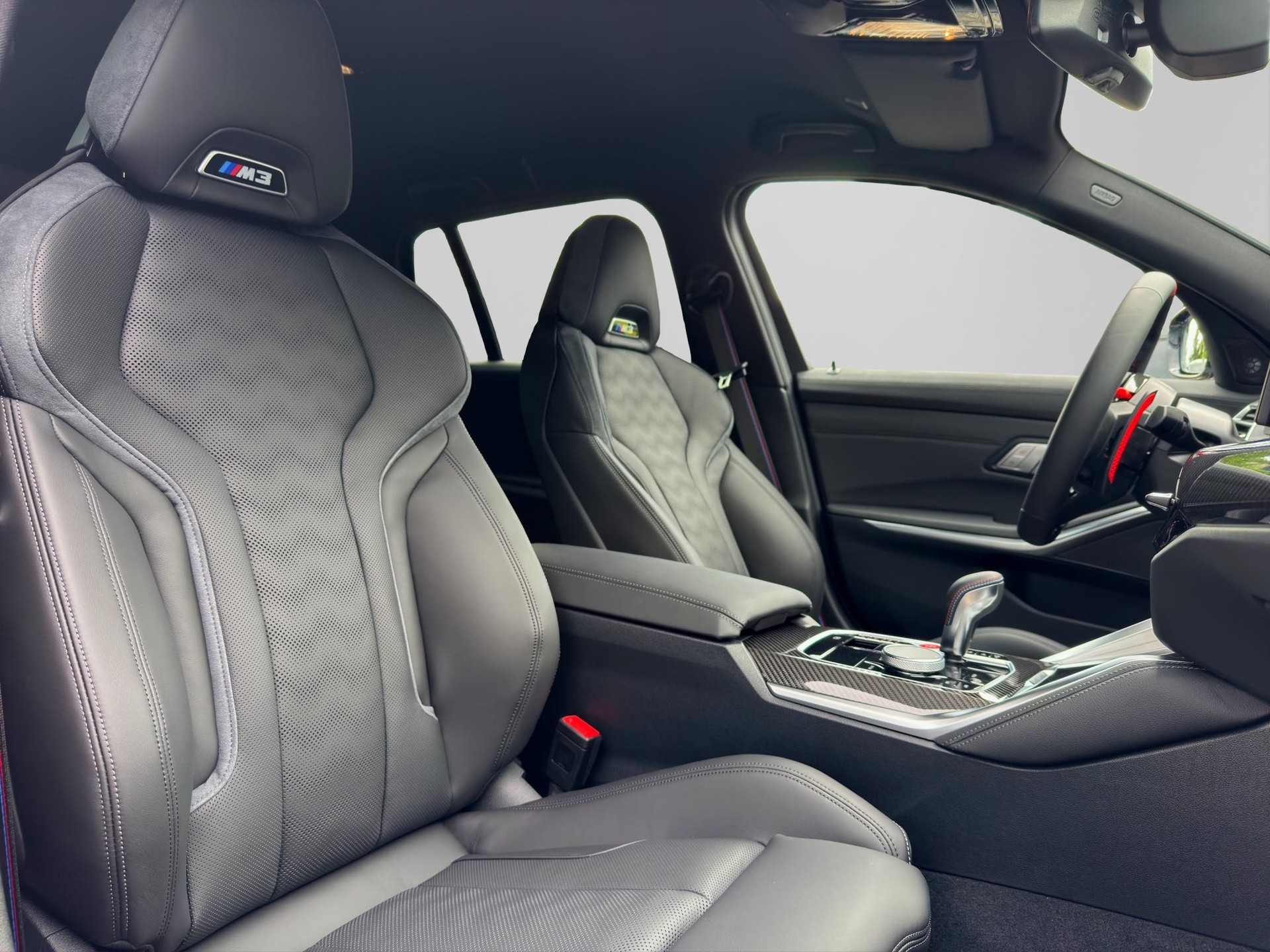 BMW M3 Competition xDrive Touring-image-17