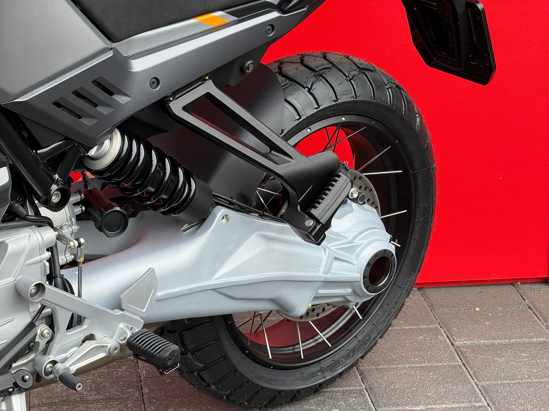 MOTO GUZZI Stelvio 1000 E5+-image-11