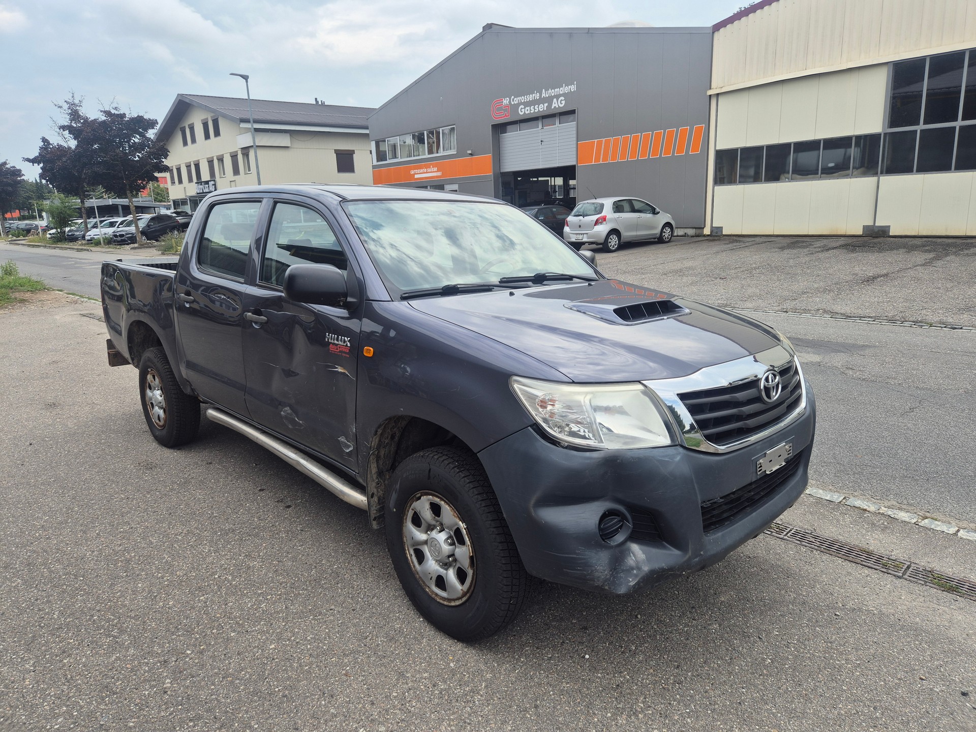 TOYOTA Hilux 2.5D 4WD Double Cab Luna-image-3