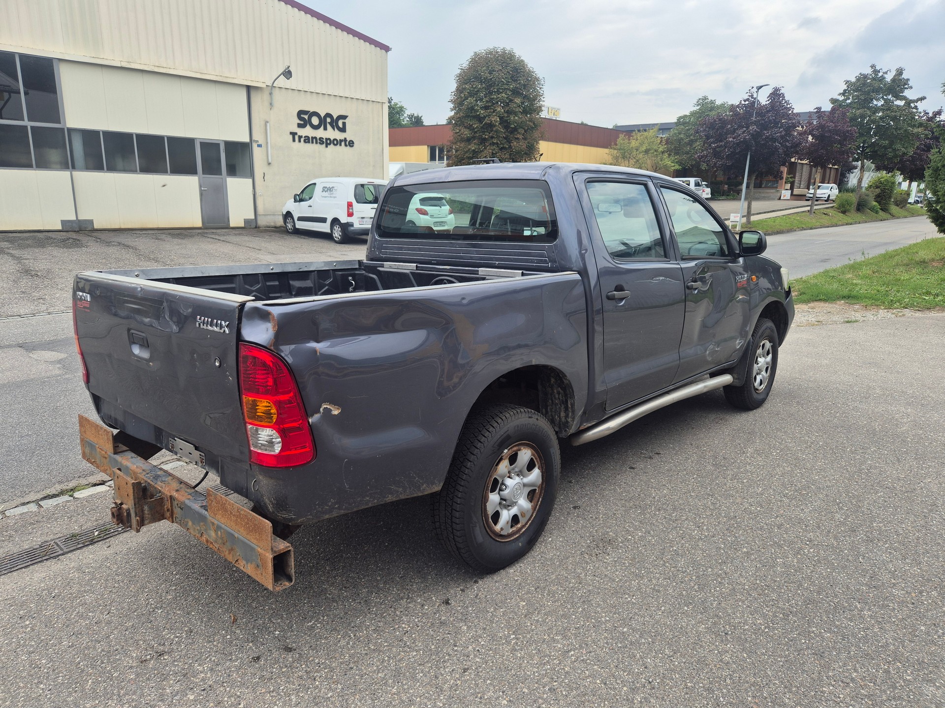 TOYOTA Hilux 2.5D 4WD Double Cab Luna-image-5