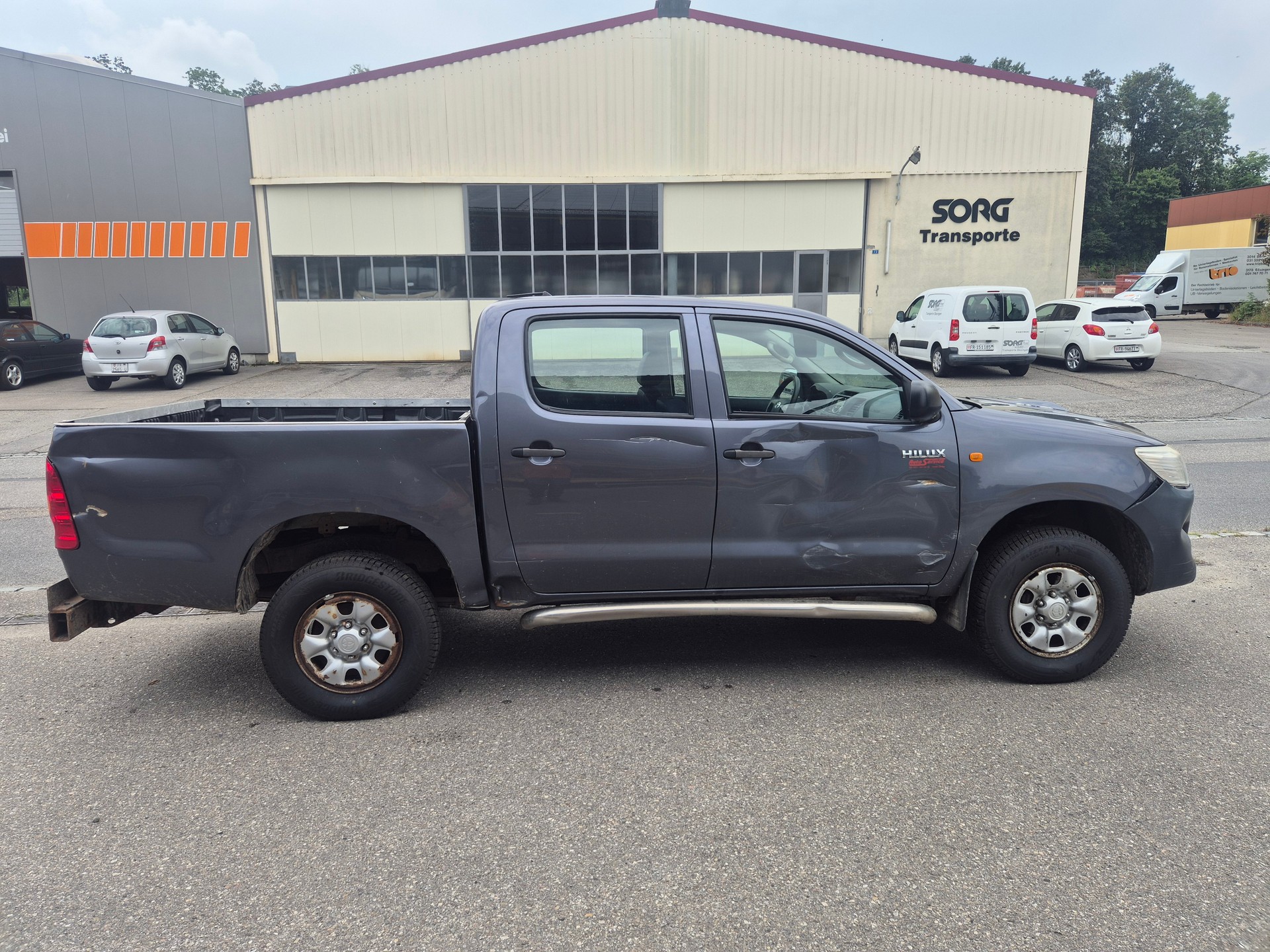 TOYOTA Hilux 2.5D 4WD Double Cab Luna-image-4