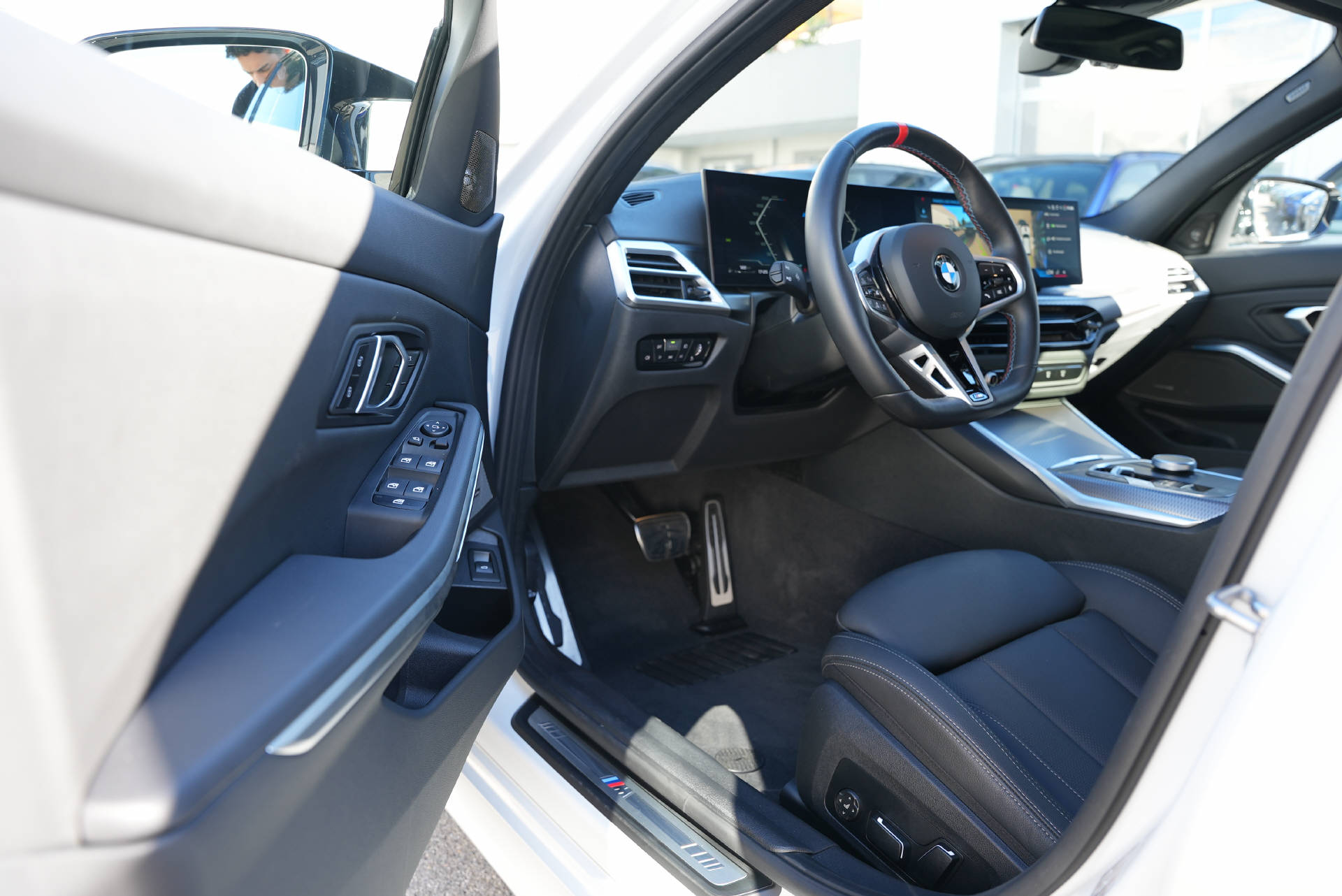 BMW M340d xDrive 48V Touring Steptronic M Sport Pro LCI-image-8