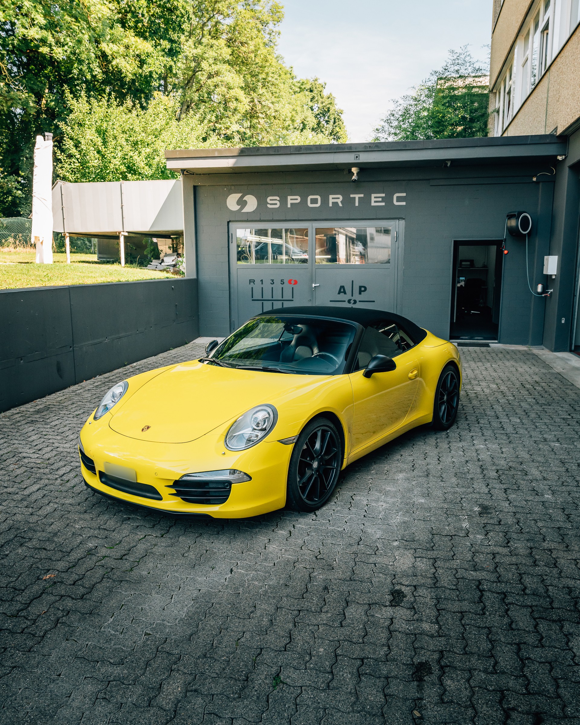 PORSCHE Carrera Cabriolet-image-8