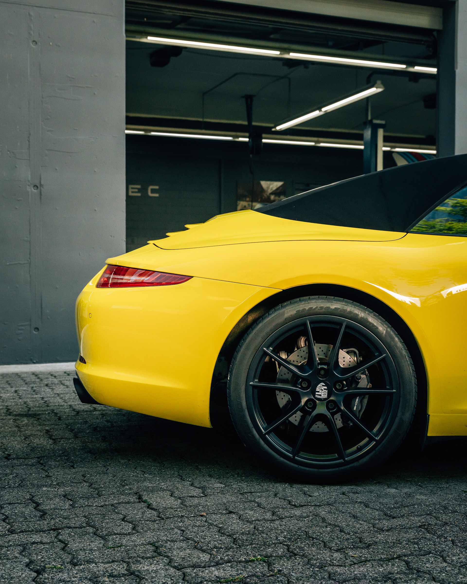 PORSCHE Carrera Cabriolet-image-11