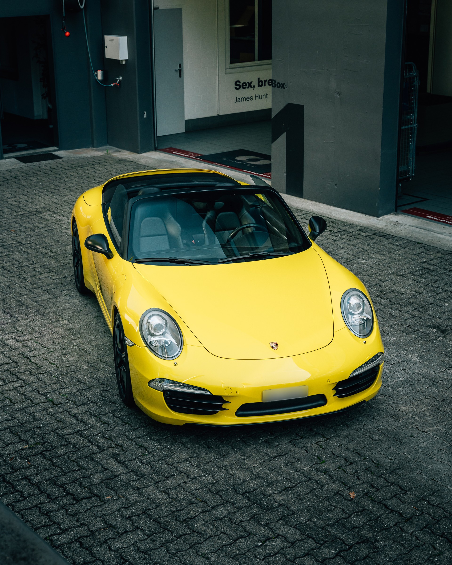 PORSCHE Carrera Cabriolet-image-1