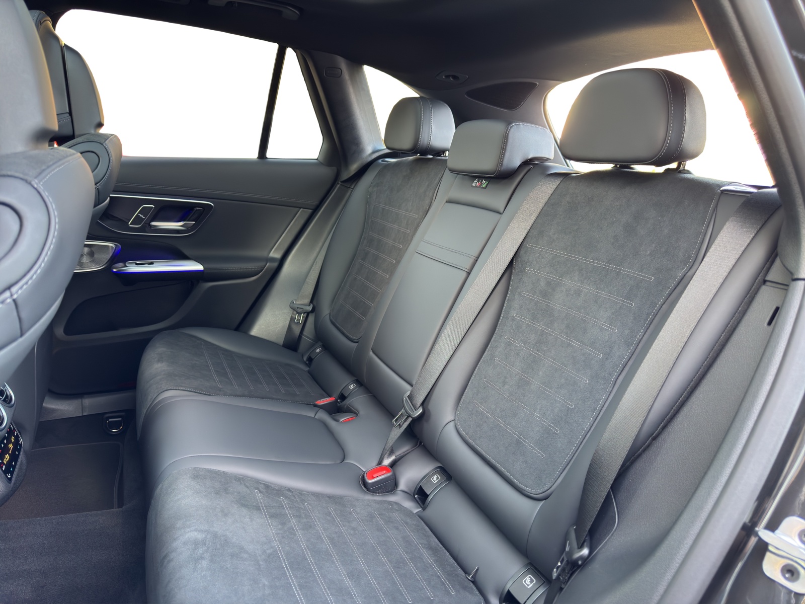 MERCEDES-BENZ GLC 220 d 4M 9G-Tronic-image-17